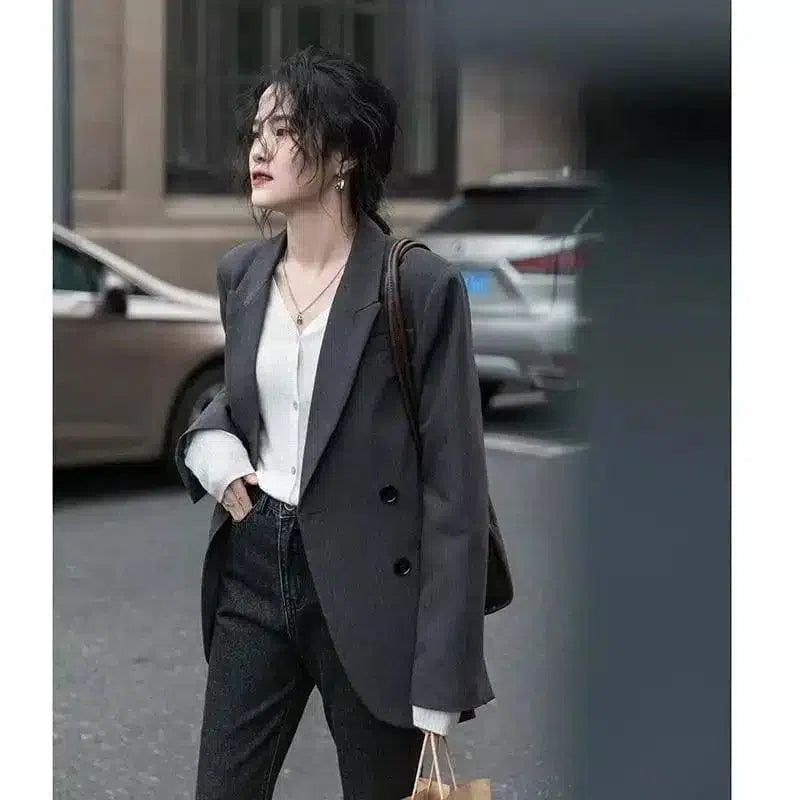 Trendy Women's Blazers – Elegant and Casual Looks-Grey-3
